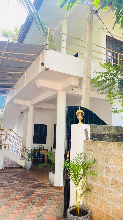 Lali Beach Villa Trincomalee Buitenkant foto