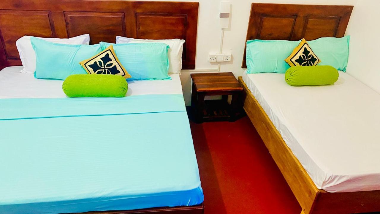 Lali Beach Villa Trincomalee Buitenkant foto
